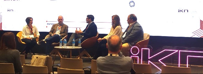 Hacia un nuevo paradigma: de aseguradoras digitales a aseguradoras aumentadas Hacia un nuevo paradigma: de aseguradoras digitales a aseguradoras aumentadas